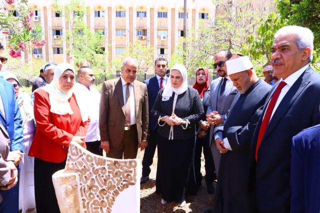 وزيرة التضامن تزرع شجرة لشهداء سيناء