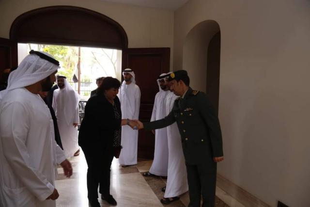 وزيرة الثقافة تقدم واجب العزاء في الشيخ خليفة بن زايد 